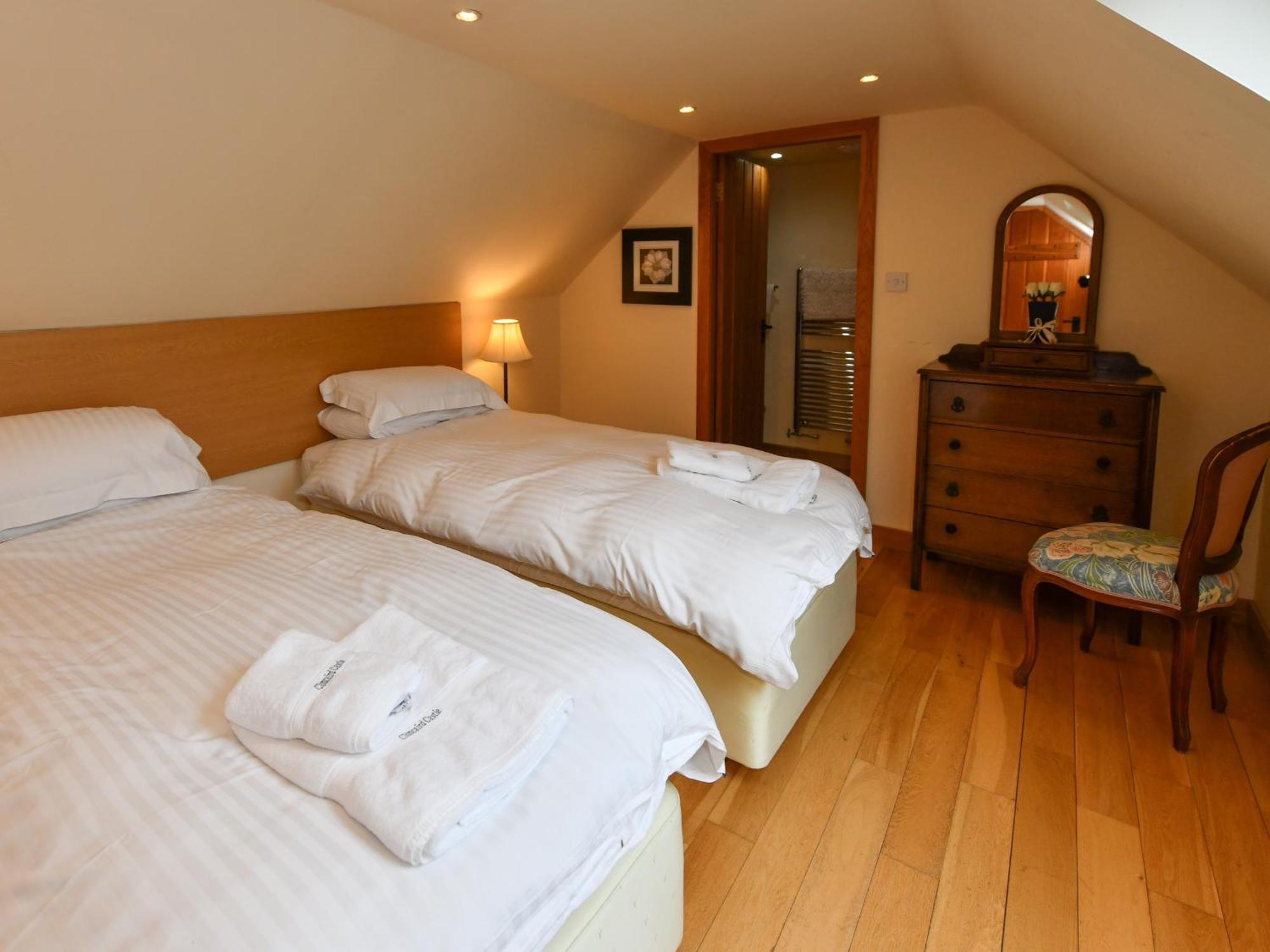 Cloncaird Castle Estate Cottages Maybole Zimmer foto